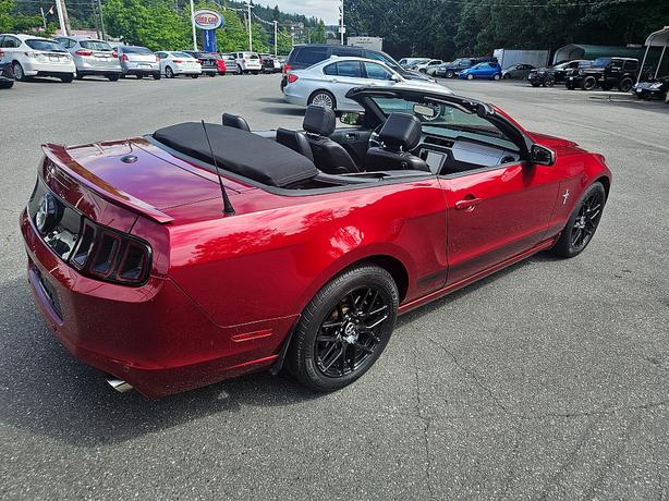 2014 Ford  Mustang V6 Premium image 2