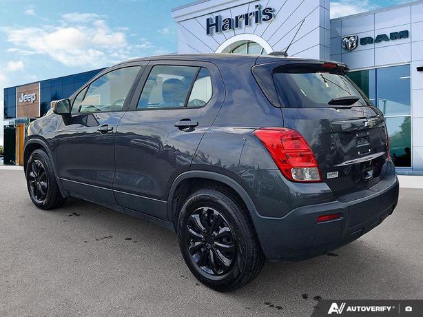 2015 Chevrolet Trax FWD 4dr LS Sport Utility | No Reported Accidents! image 4