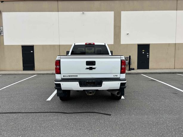 2019 Chevrolet Silverado 3500HD image 8