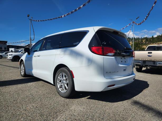 2024 Chrysler Grand Caravan SXT | Remote Start | Power Liftgate | Stow 'n Go Sea image 4
