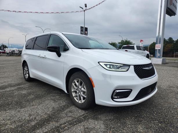 2024 Chrysler Pacifica Touring-L | Power Sliding Doors | Remote Start | Heated S image 2