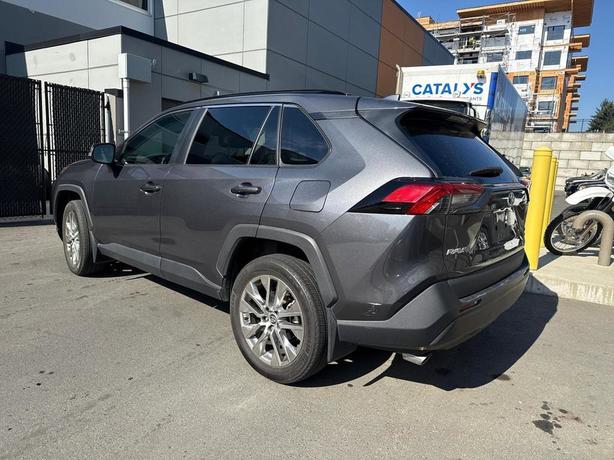 2020 Toyota RAV4 XLE AWD | One Owner | Premium Pkg! image 4
