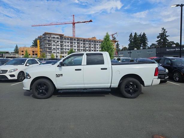 2023 RAM 1500 Classic Express 4x4 Crew Cab 5'7 Box | No Reported Accidents | Low image 3