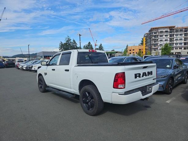 2023 RAM 1500 Classic Express 4x4 Crew Cab 5'7 Box | No Reported Accidents | Low image 4