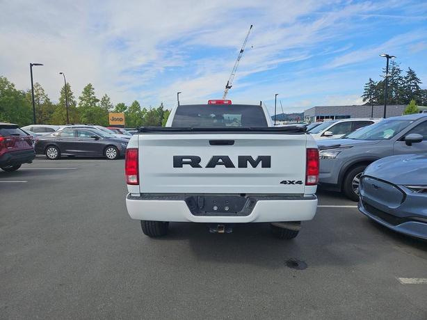 2023 RAM 1500 Classic Express 4x4 Crew Cab 5'7 Box | No Reported Accidents | Low image 5