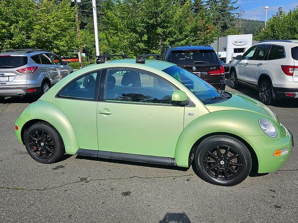 2000 Volkswagen  New Beetle GL image 1