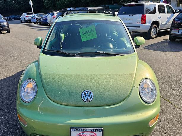 2000 Volkswagen  New Beetle GL image 2