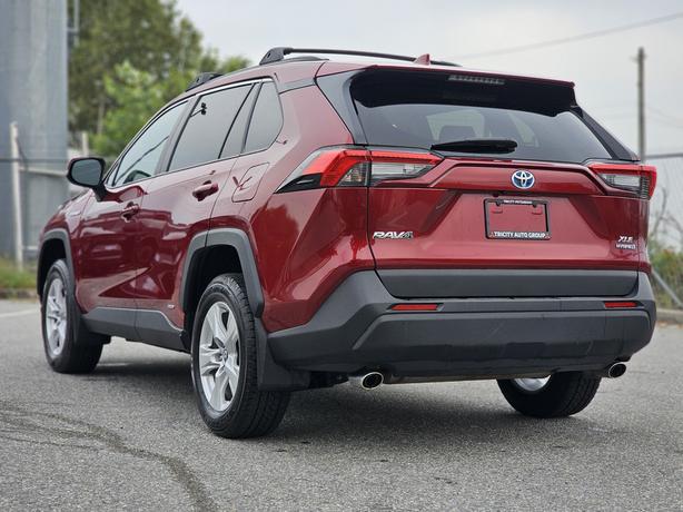 2021 Toyota RAV4 Hybrid XSE AWD image 7