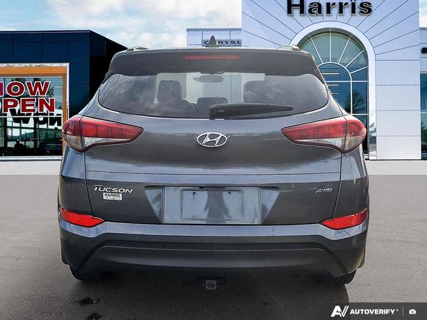 2016 Hyundai Tucson AWD 4dr 2.0L Luxury | Back Up Camera | No Reported Accidents image 5