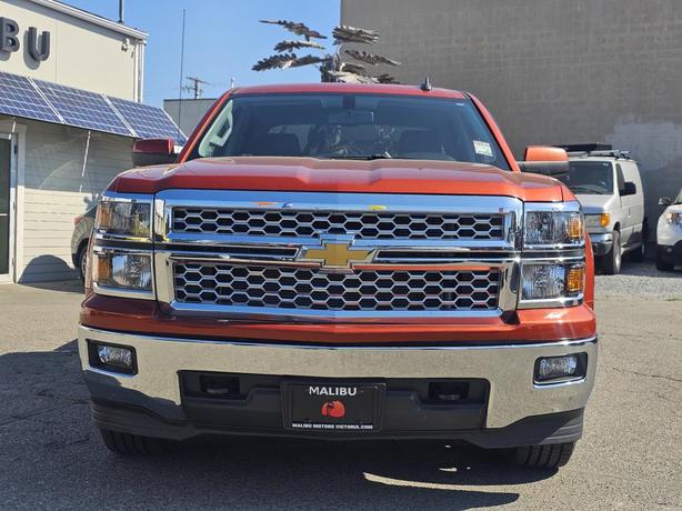2015 Chevrolet Silverado 1500 Crew Cab Standard Box 4-Wheel Drive LT w/1LT image 2