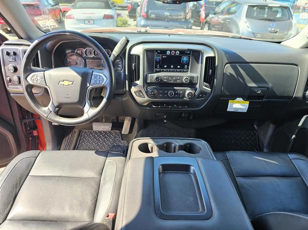 2015 Chevrolet Silverado 1500 Crew Cab Standard Box 4-Wheel Drive LT w/1LT image 6