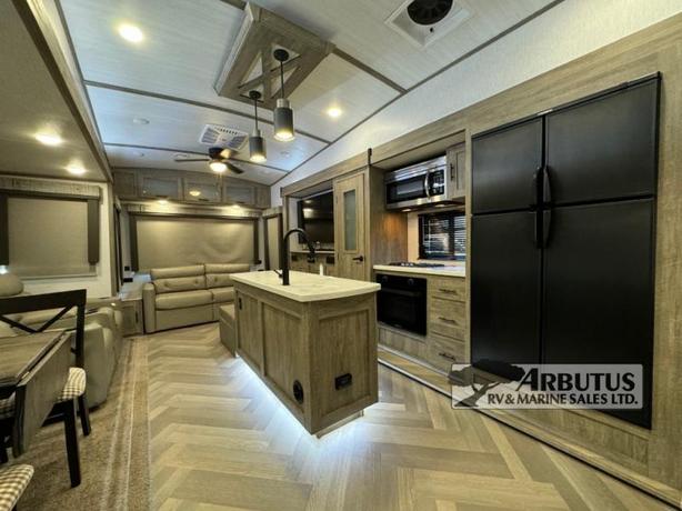 Used 2022 Forest River RV Wildwood Heritage Glen Elite Series 34RL image 8