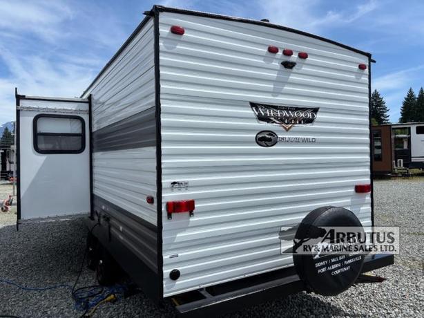 Used 2021 Forest River RV Wildwood X-Lite 243BHXL image 2