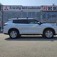 2023 Mitsubishi Outlander PHEV SEL S-AWC thumbnail image 4