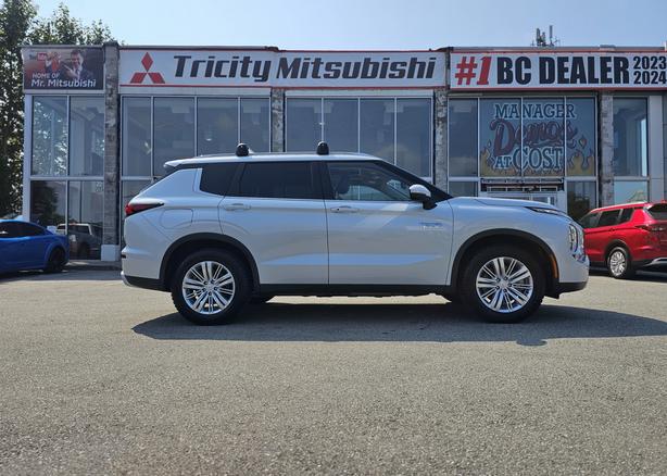 2023 Mitsubishi Outlander PHEV SEL S-AWC image 4