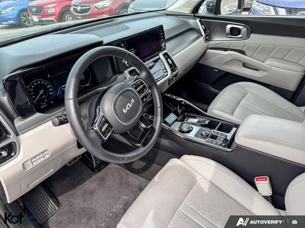 2023 Kia Sorento PHEV SX image 6