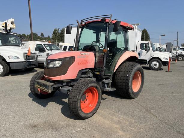 2010 Kubota M6040 4 wheel drive Farm Tractor Diesel image 1