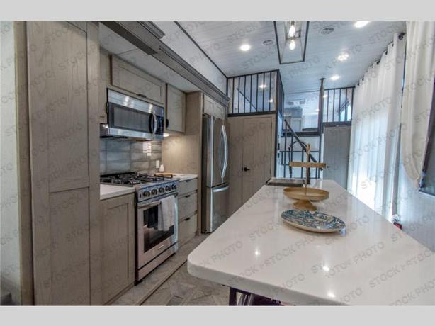 Used 2024 Forest River RV Wildwood Grand Lodge 44VIEW image 3