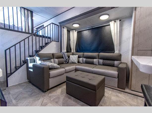 Used 2024 Forest River RV Wildwood Grand Lodge 44VIEW image 4