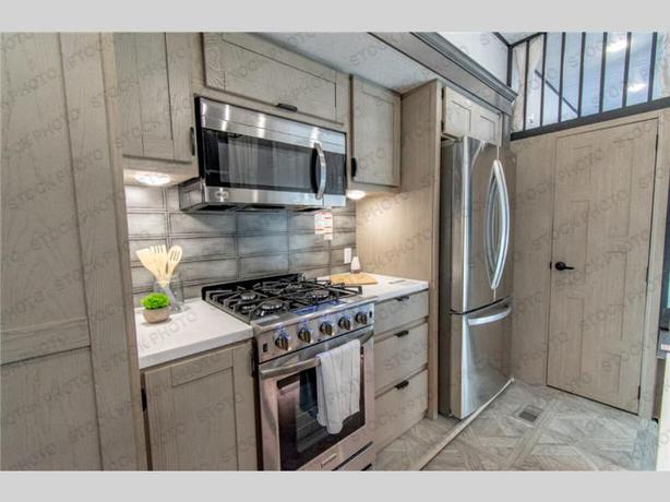 Used 2024 Forest River RV Wildwood Grand Lodge 44VIEW image 6