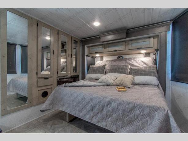 Used 2024 Forest River RV Wildwood Grand Lodge 44VIEW image 8