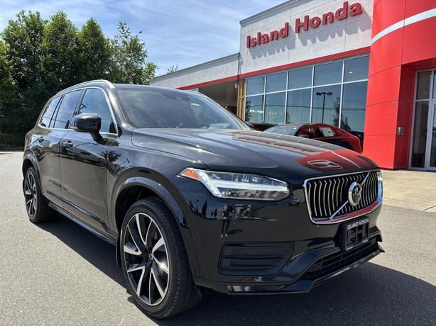 2022 Volvo XC90 Momentum image 1