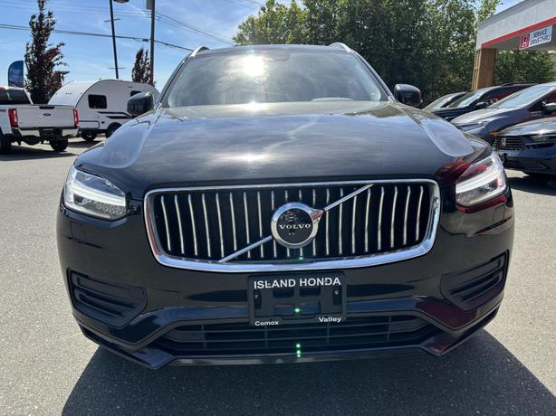 2022 Volvo XC90 Momentum image 2
