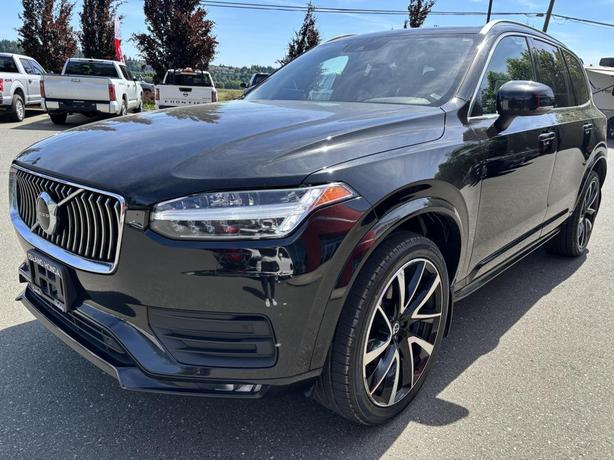 2022 Volvo XC90 Momentum image 3