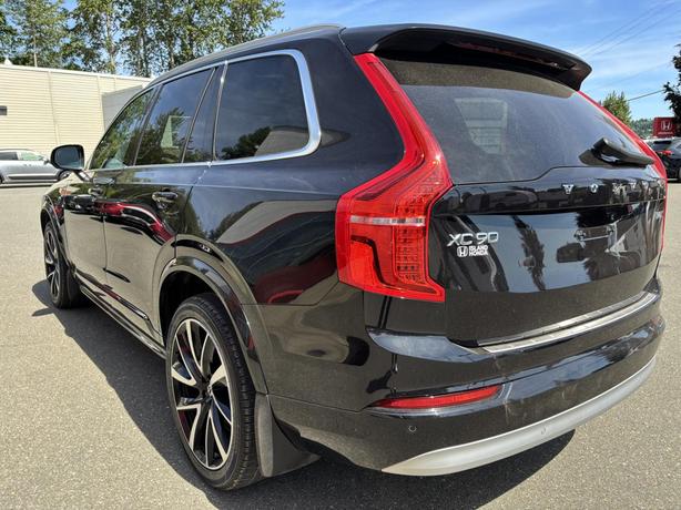 2022 Volvo XC90 Momentum image 5