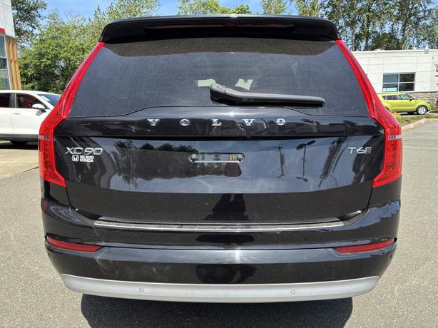 2022 Volvo XC90 Momentum image 6