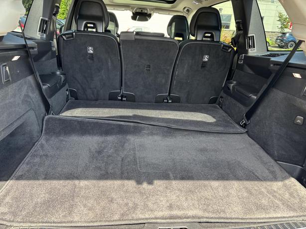 2022 Volvo XC90 Momentum image 8