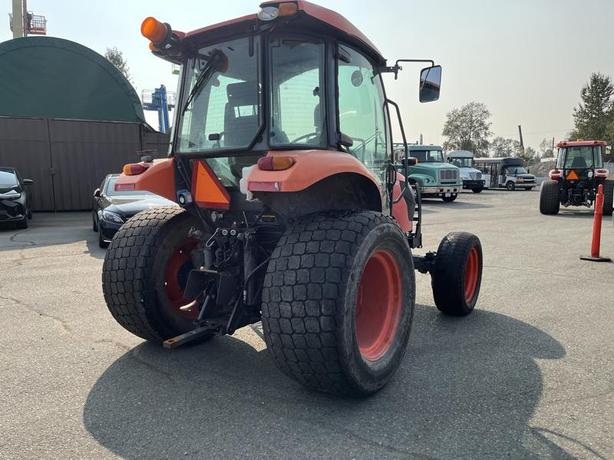 2014 Kubota M7060 Farm Tractor 4 wheel drive Diesel image 5