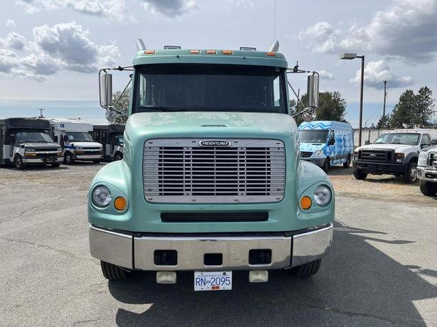 2003 Freightliner FL112 Flat Deck fuel truck  Diesel Air Brakes image 8