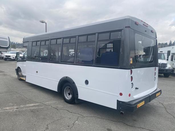 2018 Chevrolet Express G4500 21 Passenger Bus With Wheelchair Accessibility image 3