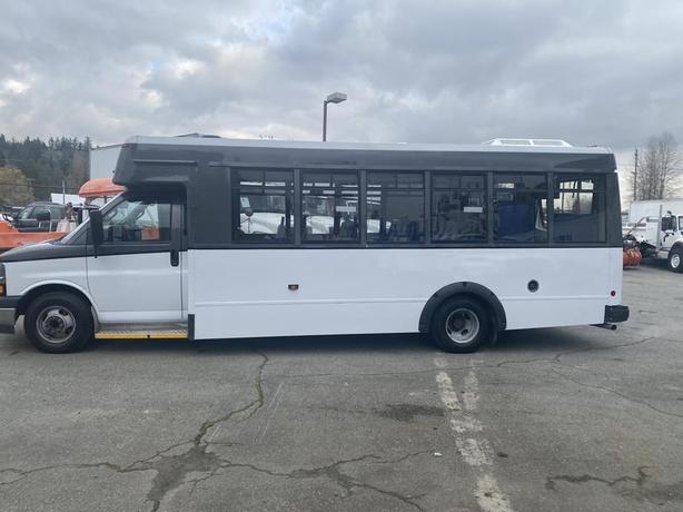 2018 Chevrolet Express G4500 21 Passenger Bus With Wheelchair Accessibility image 4