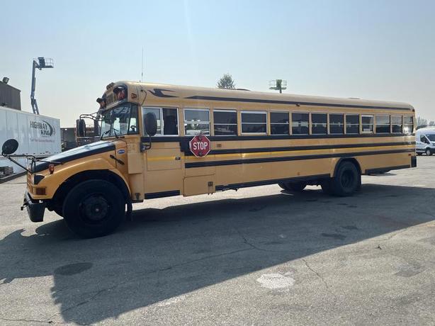 2007 Blue Bird Vision 48 Passenger School Bus Diesel Engine Air Brakes image 2