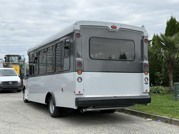 2020 Chevrolet Express G4500 22-Passenger Wheelchair Accessible Bus image 8