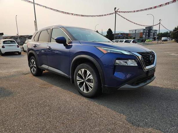 2022 Nissan Rogue SV image 2