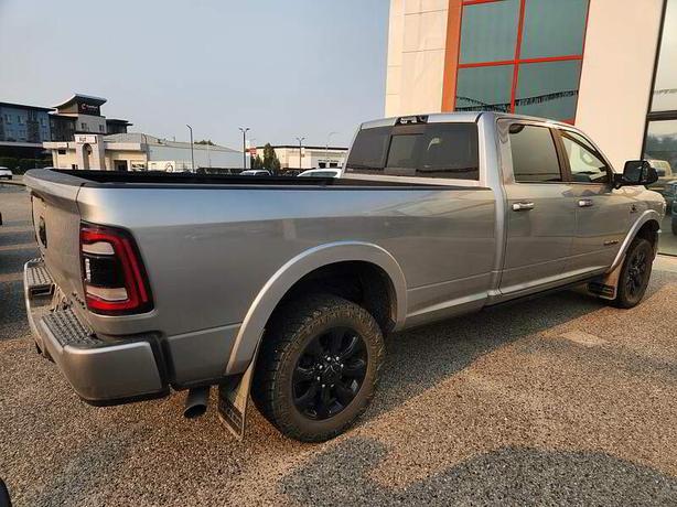 2022 RAM 3500 Limited image 3