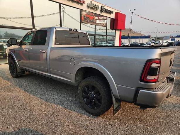 2022 RAM 3500 Limited image 4