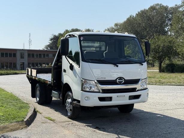 2012 Hino 155 12-Foot Flat Deck Truck Diesel image 2