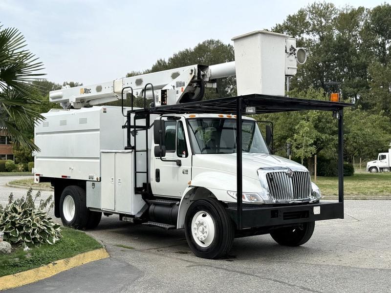 2006 International 4300 Altec Bucket Truck Diesel with 11-Foot Dump display photo