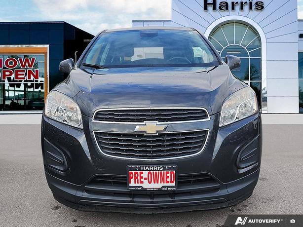 2015 Chevrolet Trax FWD 4dr LS Sport Utility | No Reported Accidents! image 2