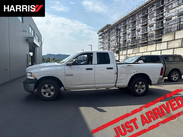 2017 RAM 1500 4WD Quad Cab 140.5 ST | Cruise Control | No Reported Accidents! image 3