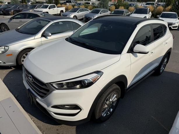 2017 Hyundai Tucson Luxury image 2