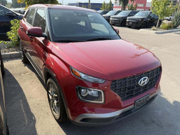 2022 Hyundai Venue Essential image 1