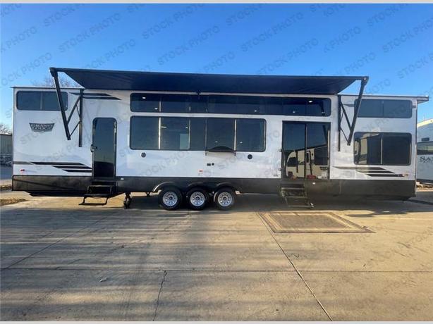 Used 2024 Forest River RV Wildwood Grand Lodge 44VIEW image 1