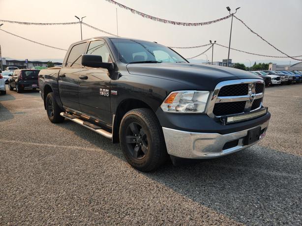 2014 RAM 1500 ST | 5.7L HEMI V8 | Class IV Hitch receiver | Engine Block Heater  image 2