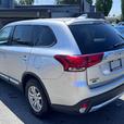 2018 Mitsubishi Outlander ES - No Accidents, Apple CarPlay, Android Auto thumbnail image 3