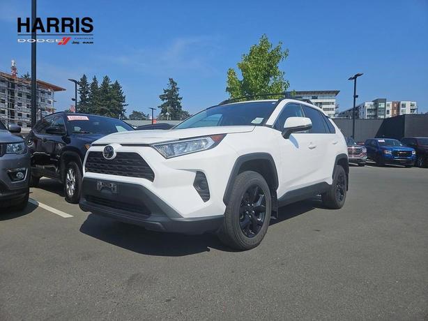 2021 Toyota RAV4 XLE AWD | No Reported Accidents | One Owner! image 1